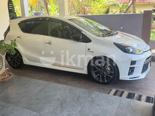 Toyota Aqua 2018 photo 2