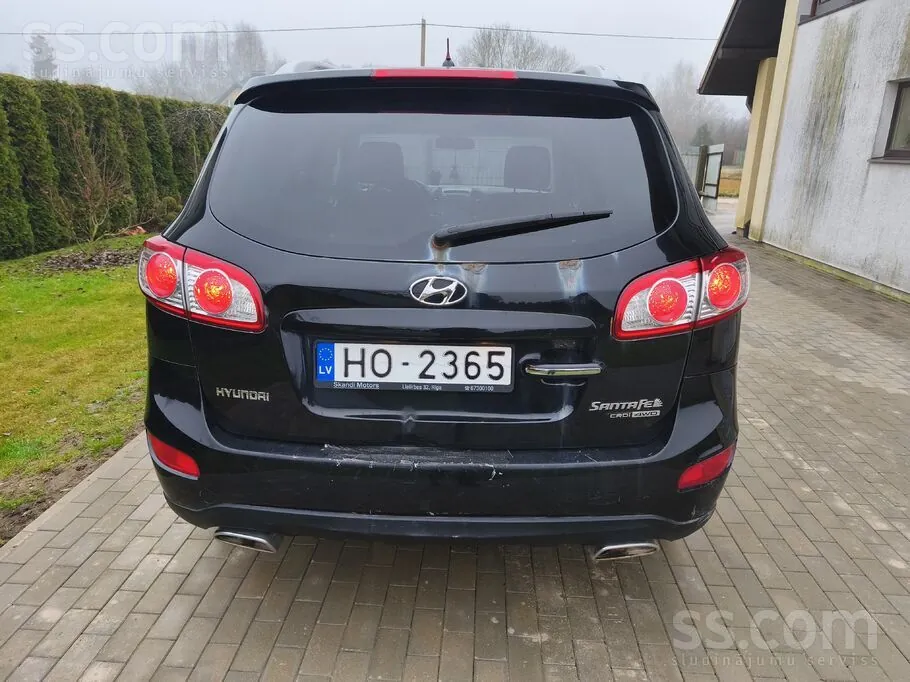 Hyundai Santa Fe 2010 photo 2