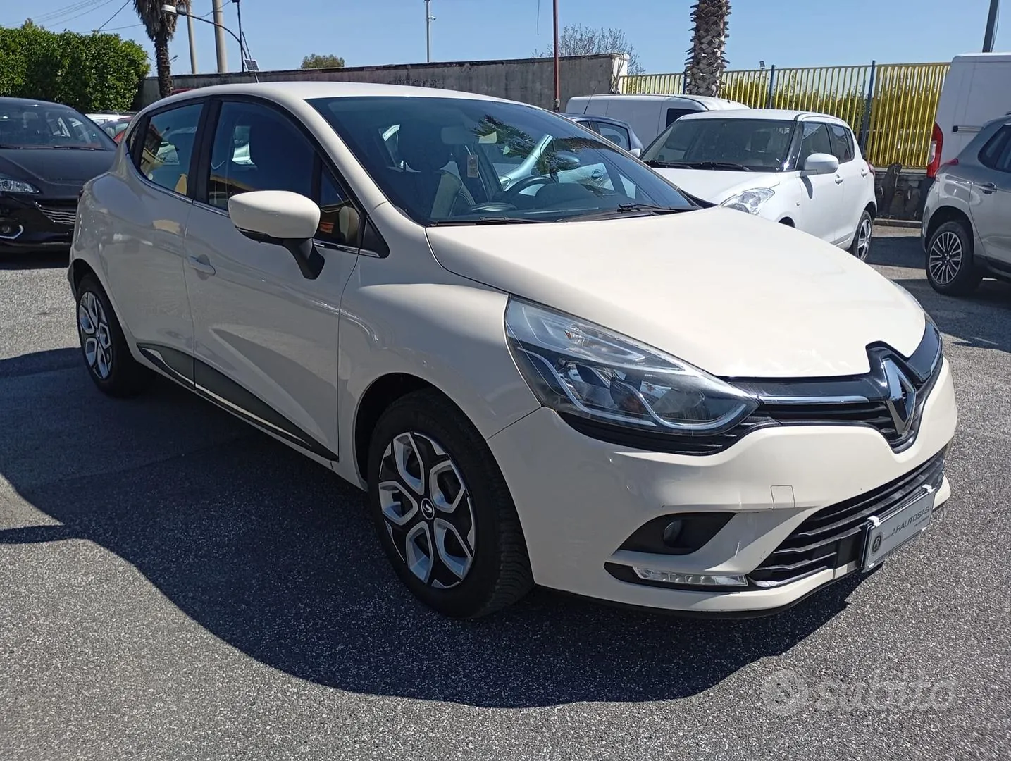Renault Clio 2017 photo 2