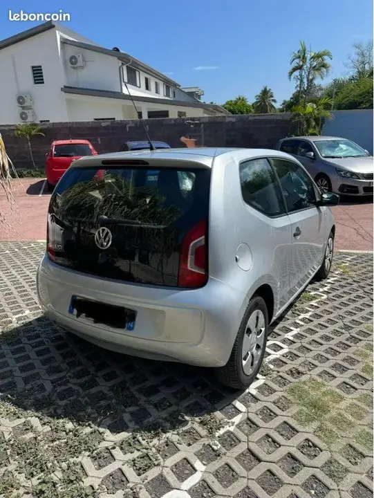 Volkswagen Up 2013 photo 3