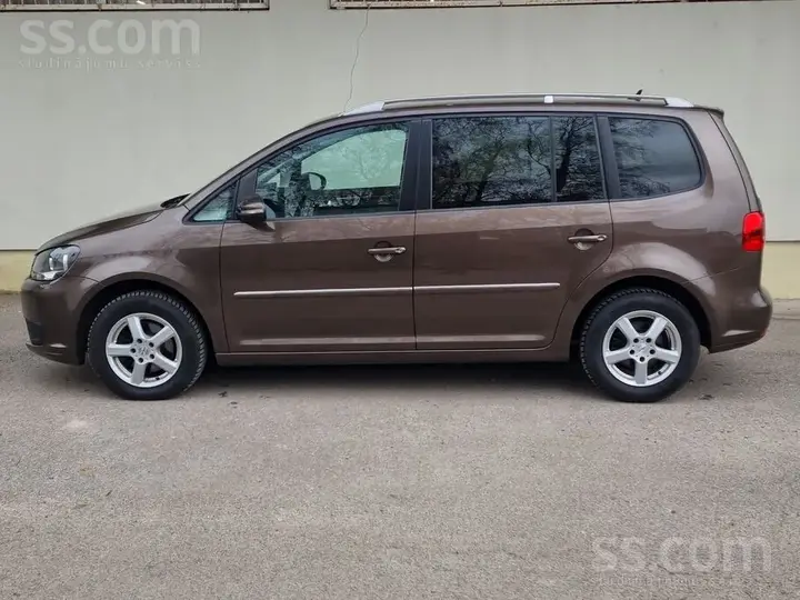 Volkswagen Touran 2011 photo 5