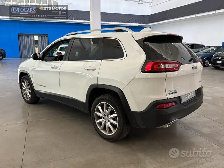 Jeep Cherokee 2016 photo 2