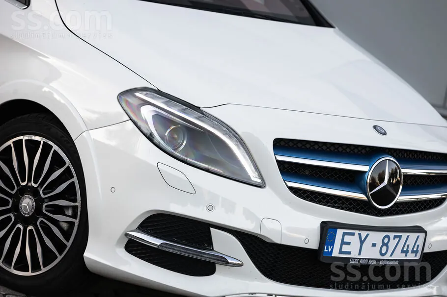 Mercedes-Benz B250 2015 photo 3