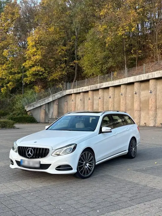 Mercedes-Benz E200