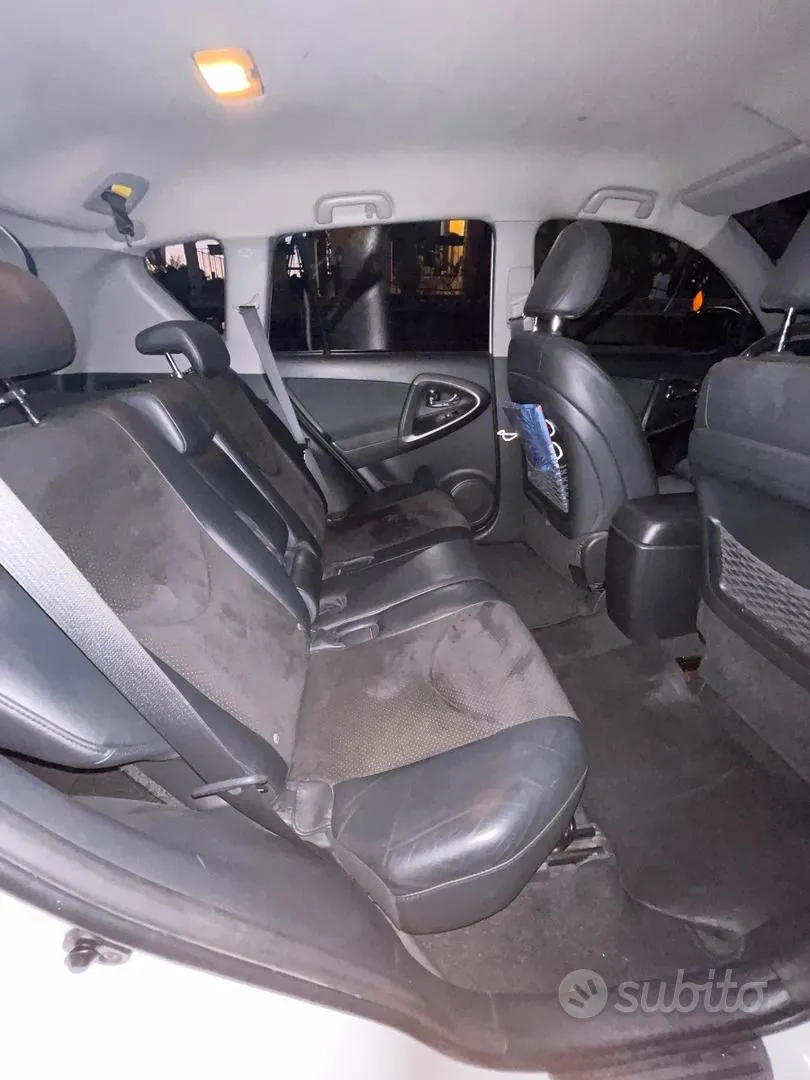 Toyota Rav4 2012 photo 5