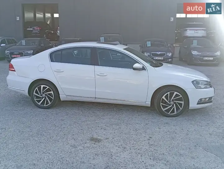 Volkswagen Passat 2012 photo 4