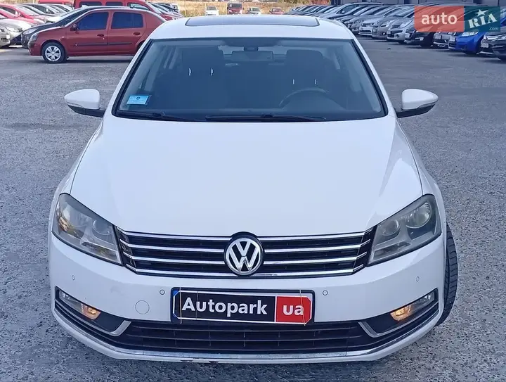 Volkswagen Passat 2012 photo 2