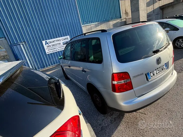 Volkswagen Touran 2005 photo 4