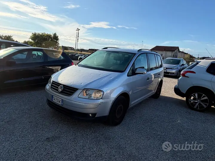 Volkswagen Touran 2005 photo 3
