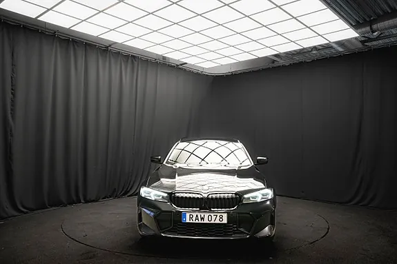 BMW 330E 2024 photo 3
