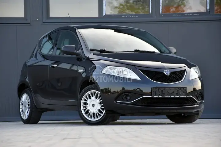 Lancia Ypsilon