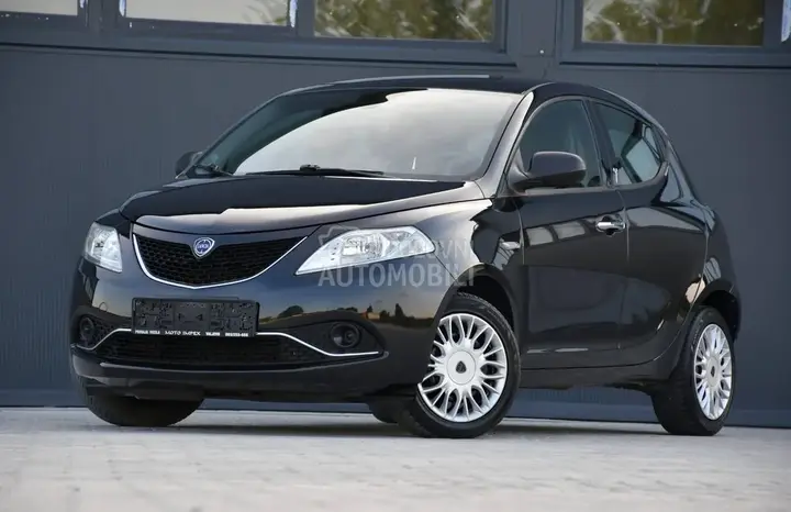 Lancia Ypsilon 2016 photo 2