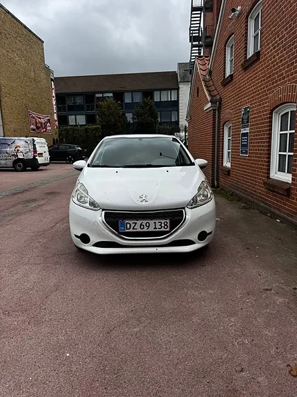 Peugeot 208