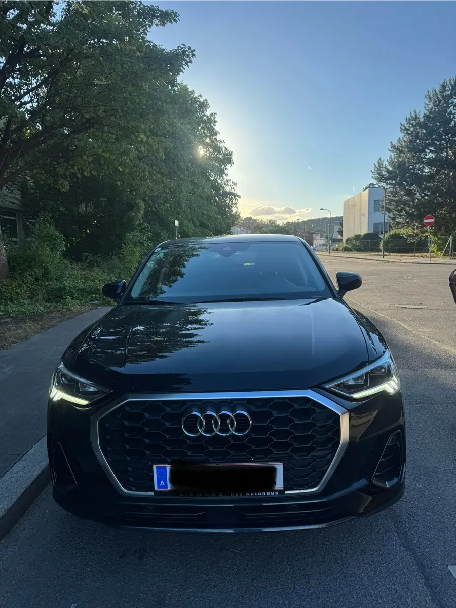 Audi Q3 2021 photo 2