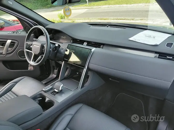 Land Rover Discovery Sport 2025 photo 4