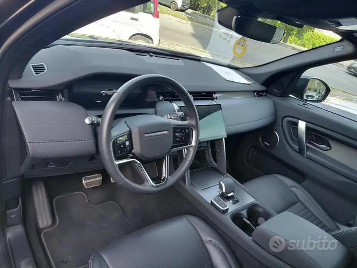 Land Rover Discovery Sport 2025 photo 2