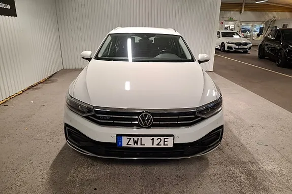 Volkswagen Passat 2021 photo 2