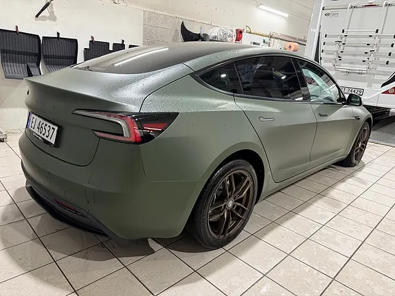 Tesla Model 3 2024 photo 5