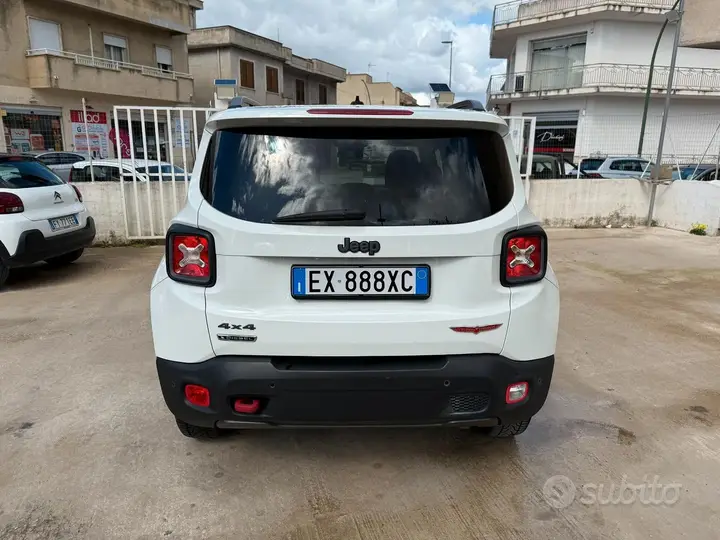 Jeep Renegade 2015 photo 4
