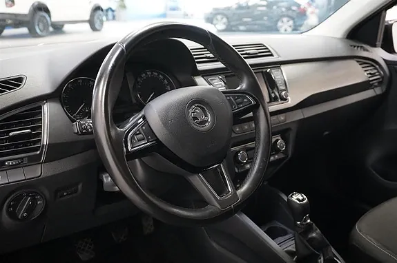 Skoda Fabia 2016 photo 2