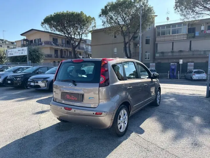 Nissan Note 2009 photo 4