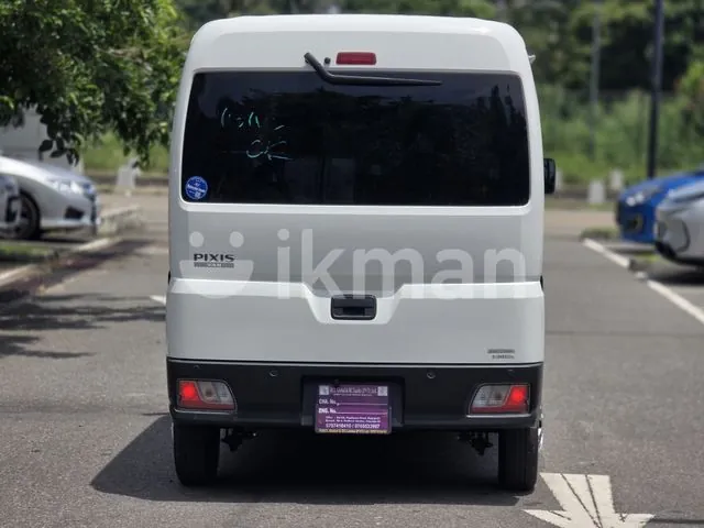 Toyota Pixis 2025 photo 2