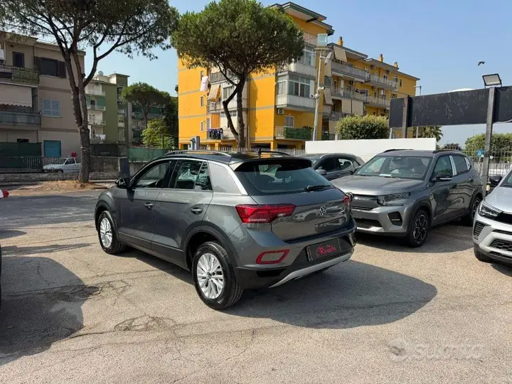 Volkswagen T-Roc 2023 photo 4