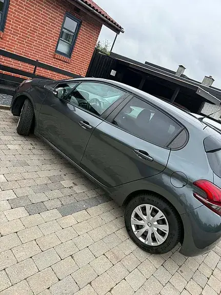 Peugeot 208 2016 photo 4