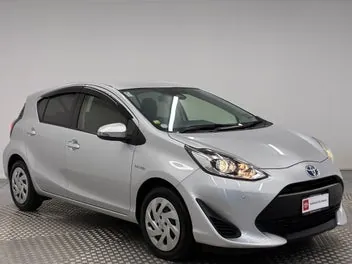 Toyota Aqua 2019 photo 2