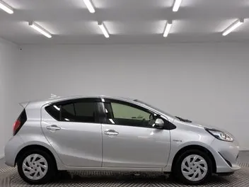Toyota Aqua 2019 photo 3