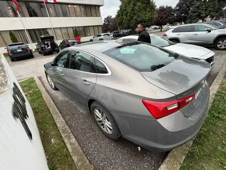 Chevrolet Malibu 2018 photo 2