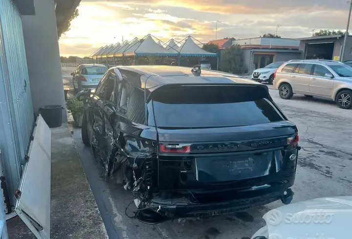 Land Rover Range Rover Velar 2019 photo 3