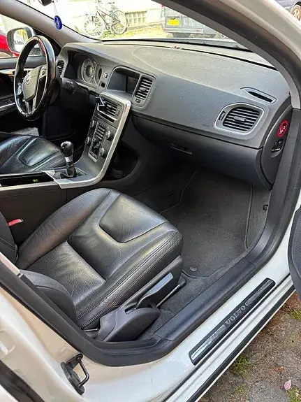 Volvo S60 2012 photo 3