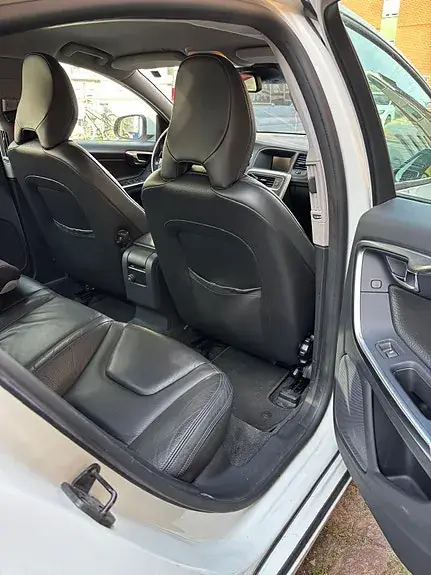 Volvo S60 2012 photo 4