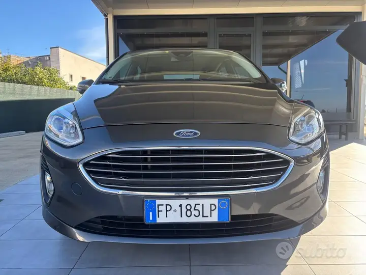 Ford Fiesta 2018 photo 2
