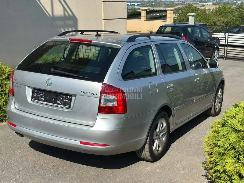 Skoda Octavia 2009 photo 3