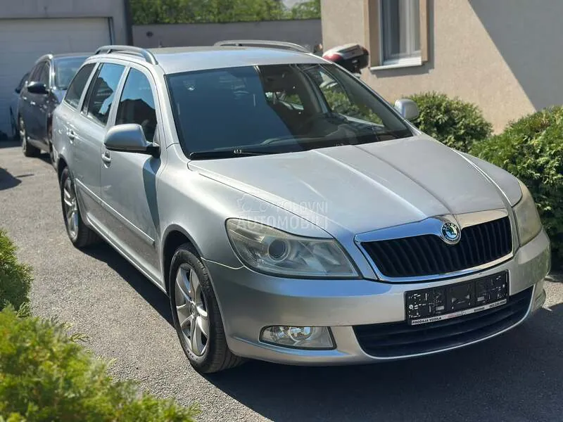 Skoda Octavia 2009 photo 2