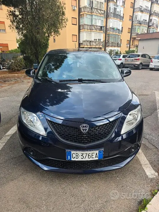 Lancia Ypsilon