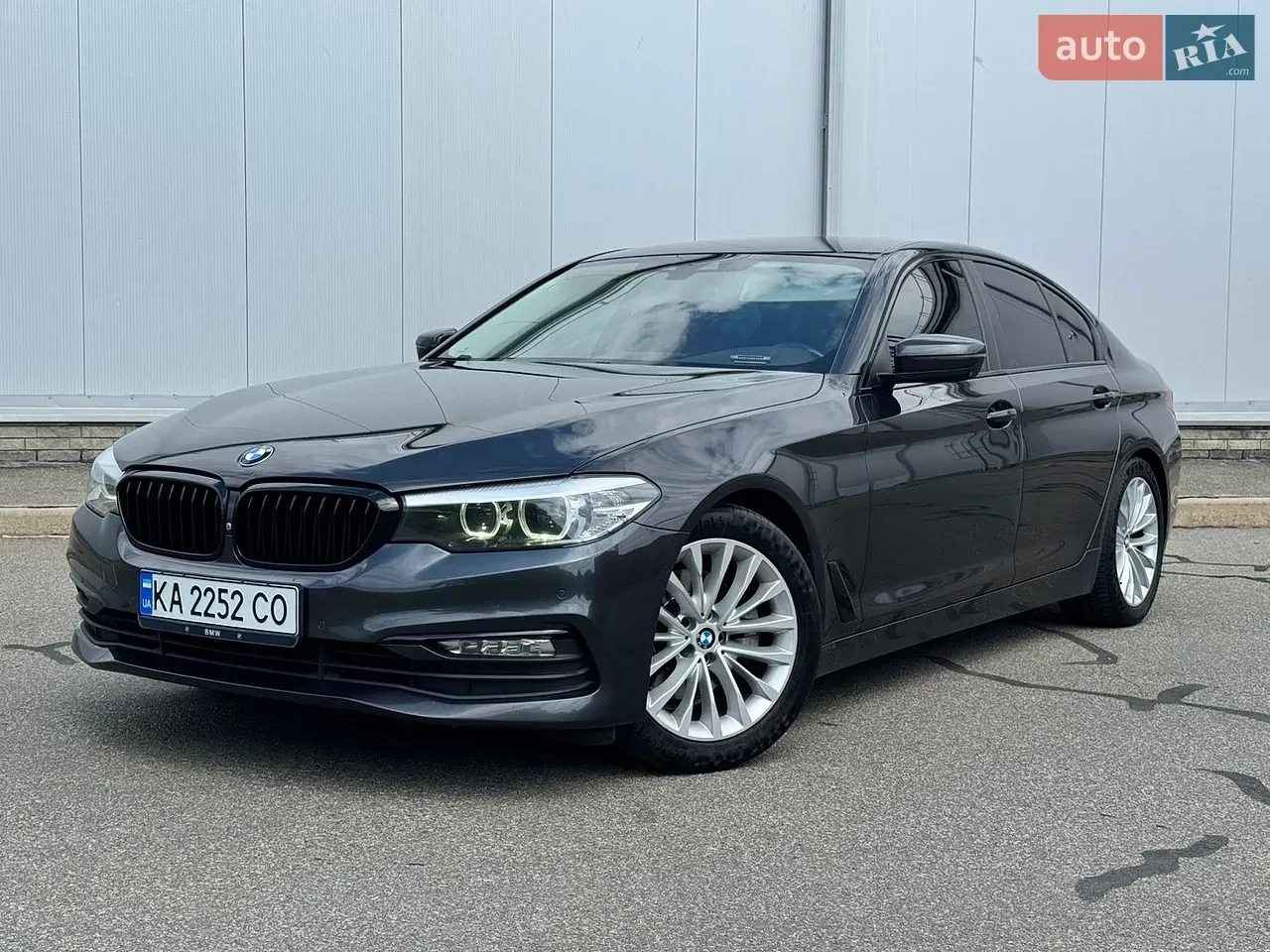 BMW 5 Series 2018 photo 3