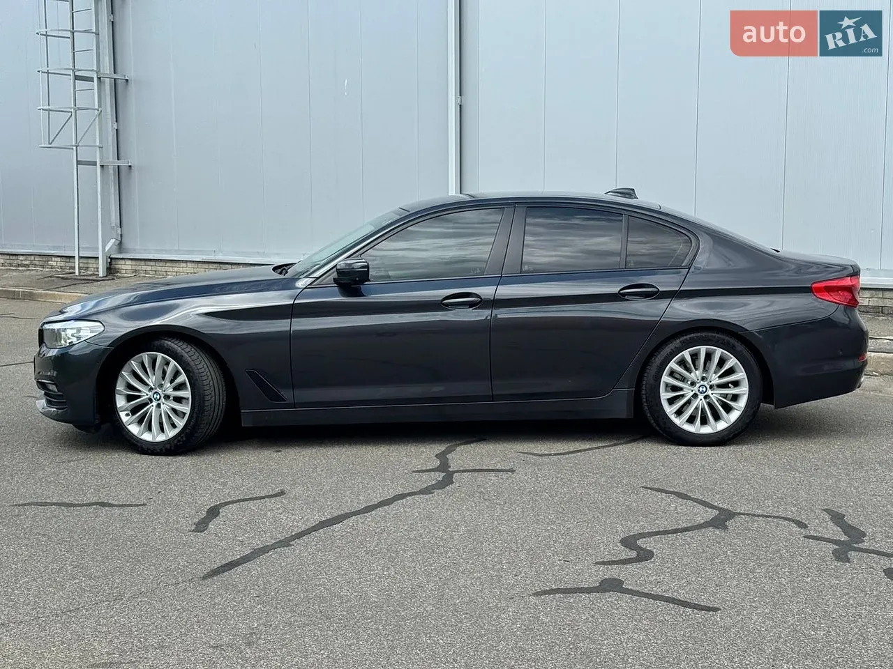 BMW 5 Series 2018 photo 4