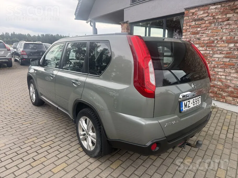 Nissan X-Trail 2011 photo 2