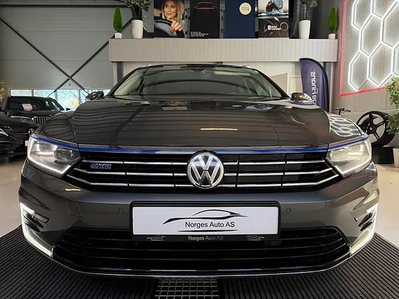 Volkswagen Passat 2017 photo 2