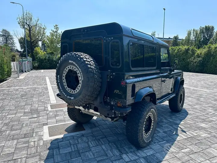 Land Rover Defender 2002 photo 3