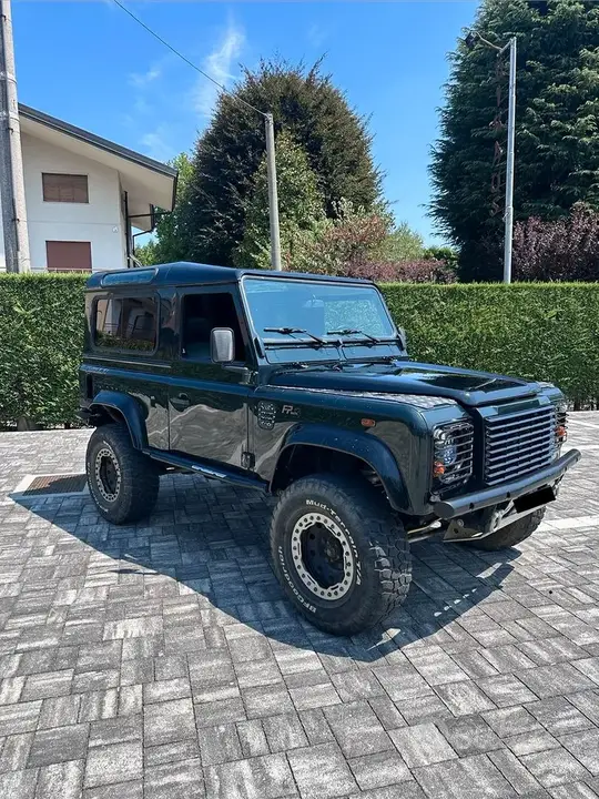 Land Rover Defender
