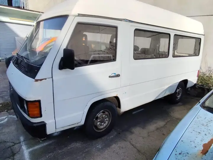 Mercedes-Benz Mb 100
