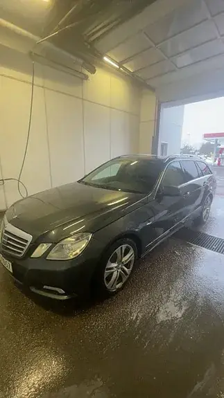 Mercedes-Benz E 220 D 2010 photo 2