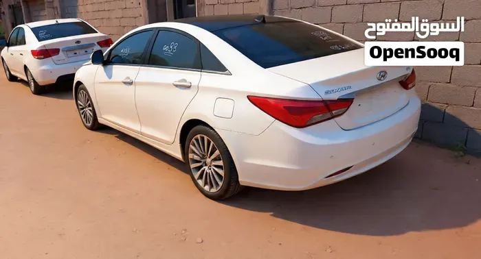 Hyundai Sonata 2014 photo 2