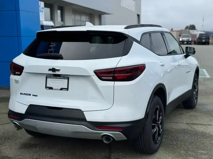 Chevrolet Blazer 2026 photo 4