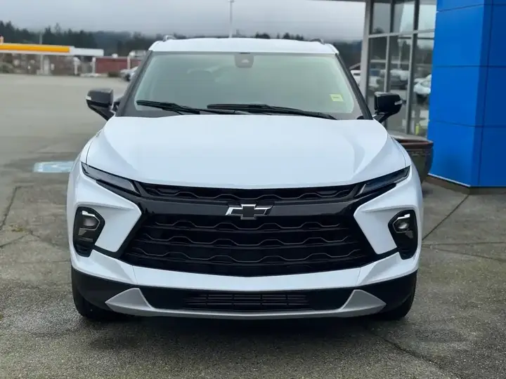 Chevrolet Blazer 2026 photo 2