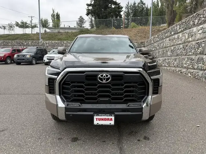 Toyota Tundra 2026 photo 2